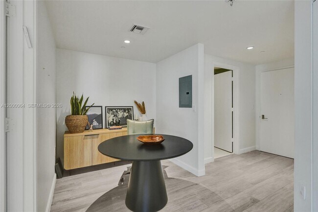 Foto del edificio - 45 SW 9th St