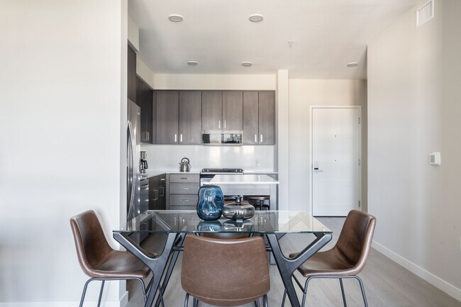 Foto del edificio - 3560 Rambla Pl