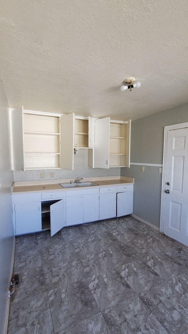 Building Photo - 1607 N Highland St