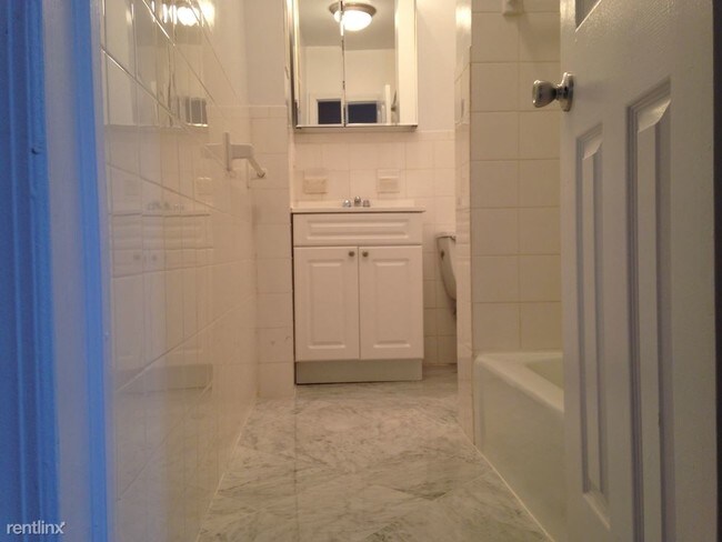 Building Photo - 2 br, 1 bath Apartment - 314 E 84th St