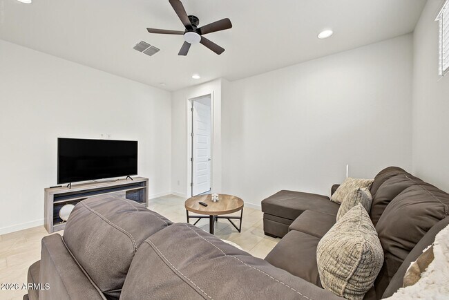 Foto del edificio - 5987 N 191st Dr