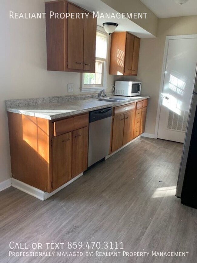 Foto del edificio - 508 Hickory Hill Dr