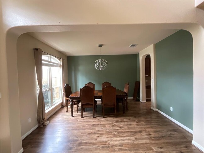 Building Photo - 615 Seminole Canyon Dr
