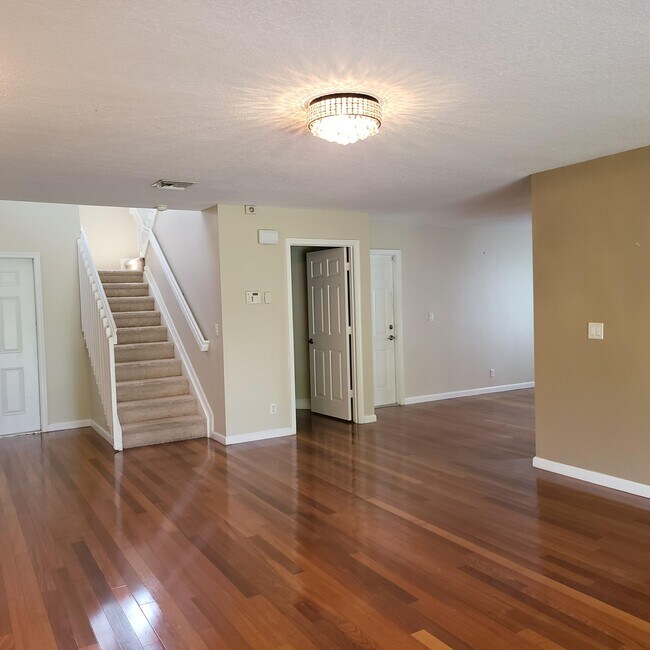 Foto del edificio - 509 Alejandro Ln