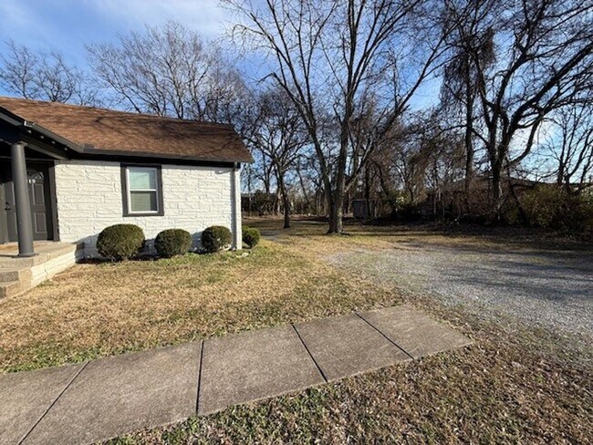 Building Photo - 1118/1120 N. Tennessee Blvd.
