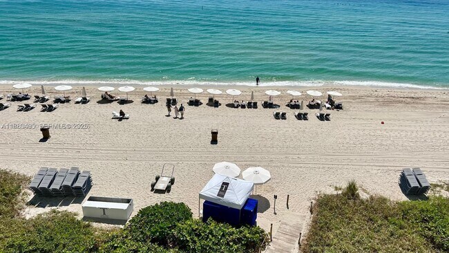 Foto del edificio - 16001 Collins Ave