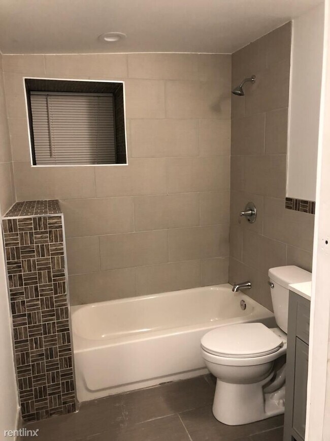 Building Photo - 1 br, 1 bath Duplex - 34 Farragut Street 1R