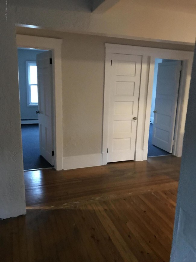 Building Photo - 203 McCabe Ave