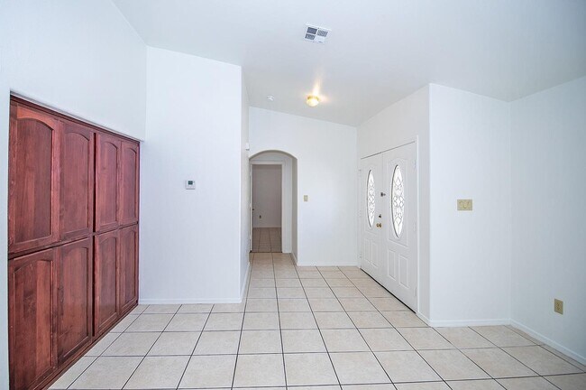 Building Photo - 3762 W 12th St