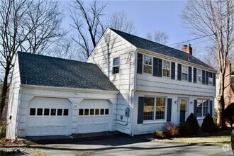Building Photo - 27 Hollow Tree Ridge Rd