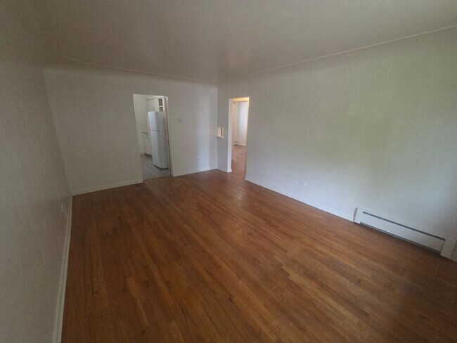 Foto del edificio - 2 Bed 1 Bath in Prime Dener Location