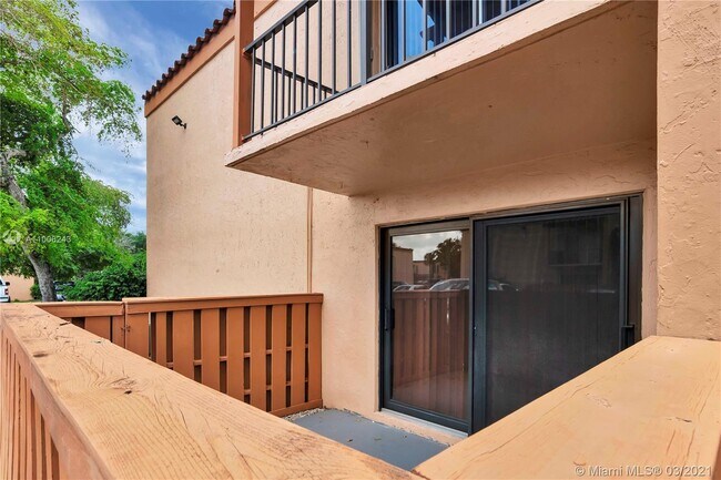 Building Photo - 7100 Fairway Dr