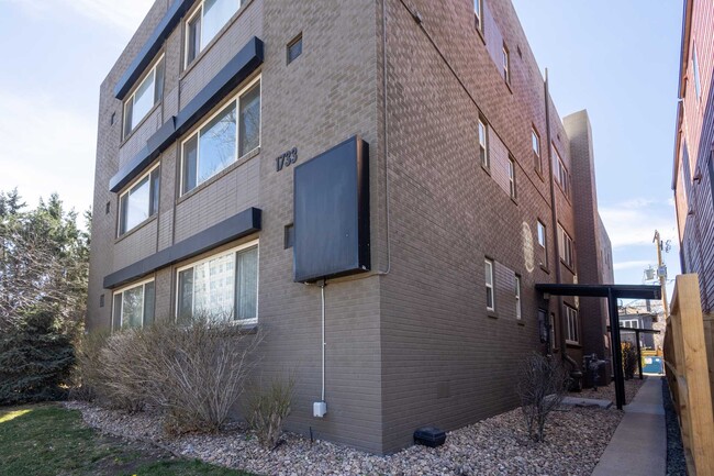 Building Photo - The Mariner