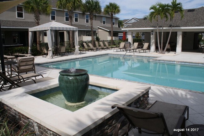 Foto del edificio - Large 3/3/2 Townhome Carrollwood