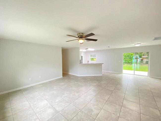 Building Photo - Desirable SE Ocala Neighborhood 4/2/2 *WON...