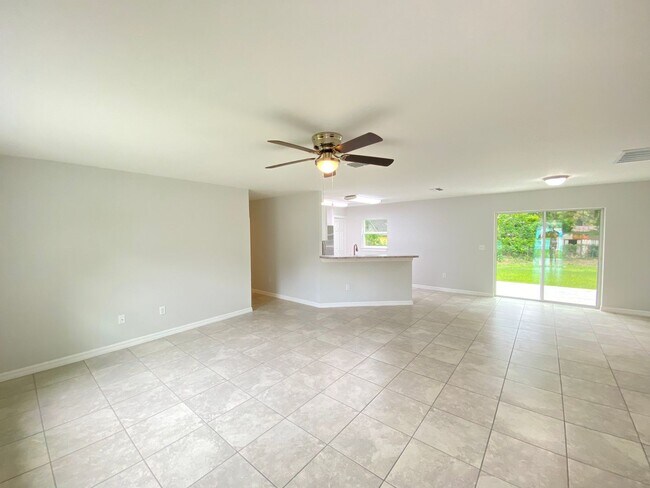 Foto del edificio - Desirable SE Ocala Neighborhood 4/2/2 *WON...