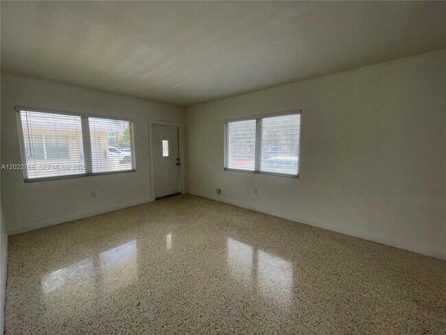 Foto del edificio - 940 SW 4th Ave