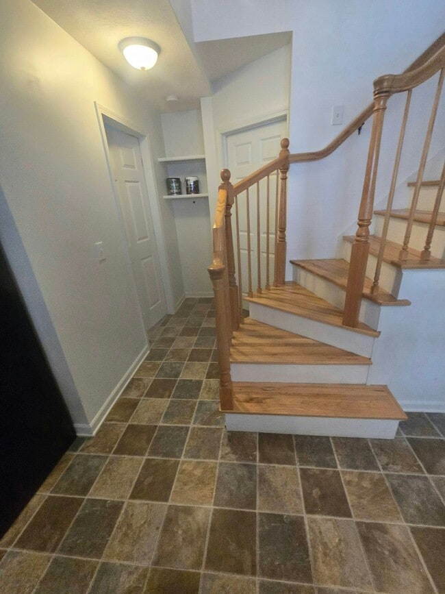 Building Photo - 4013 Wildwood Ave