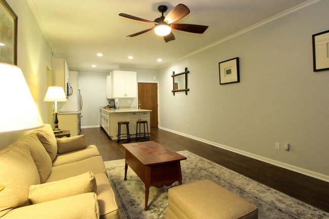 Foto del edificio - 224 N Poplar St