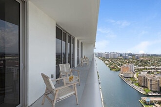 Building Photo - 4010 S Ocean Dr