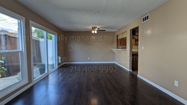 Foto del edificio - 1192 Mitchell Ave