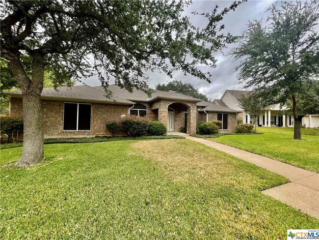 Building Photo - 5612 Legacy Oaks Dr