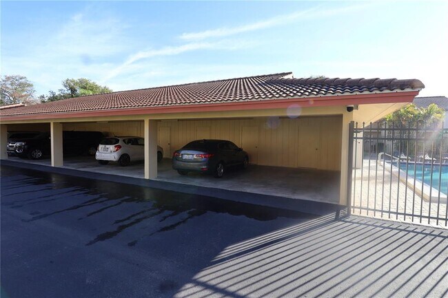 Building Photo - 2515 Bayshore Gardens Pkwy