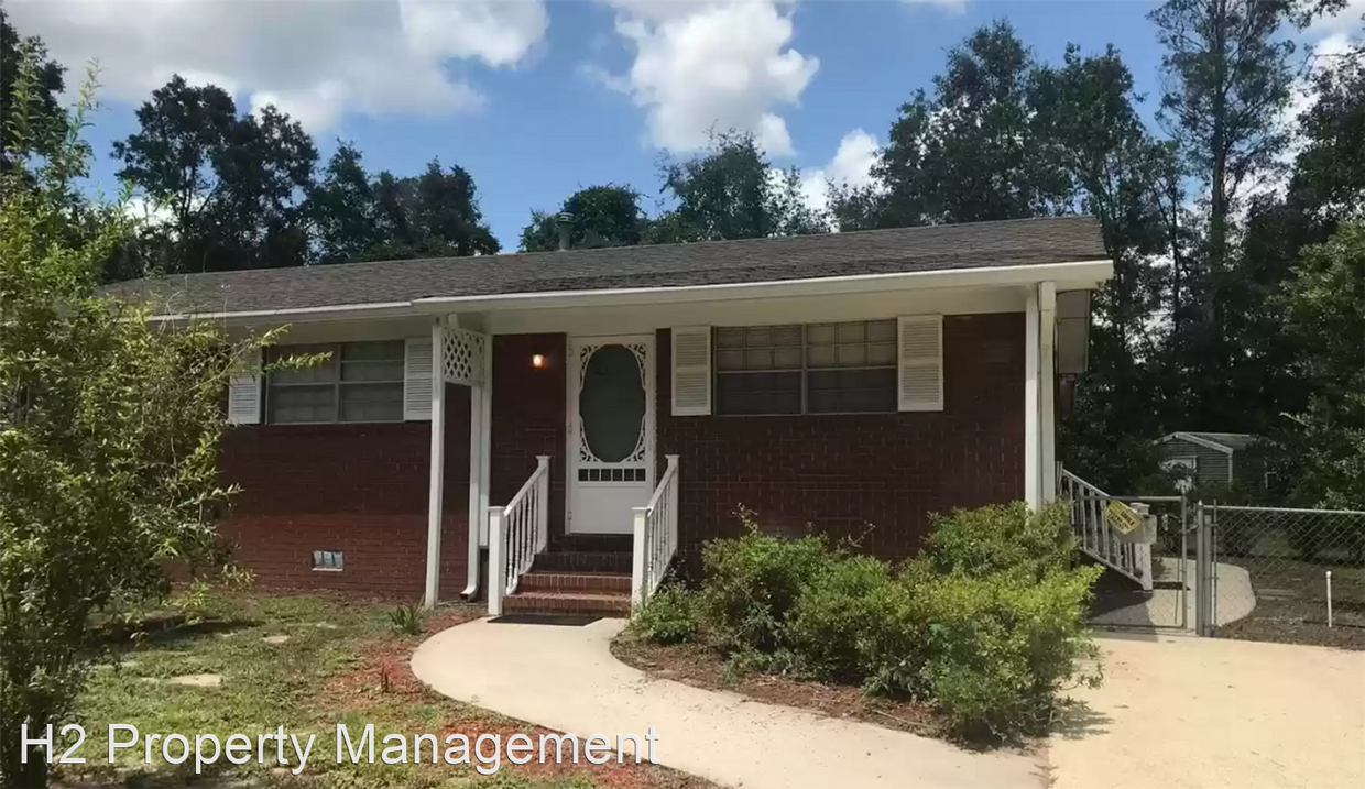 3 br, 1.5 bath House 802 Peggy Drive House Rental in Tallahassee