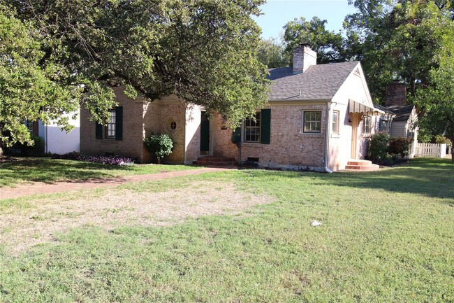 Building Photo - 3561 Westcliff Rd S