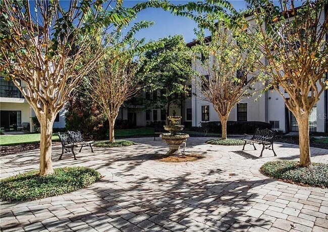 Foto del edificio - 5550 E Michigan St