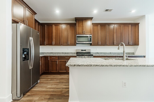 Vista de la cocina 2 - 7104 Donatello Dr