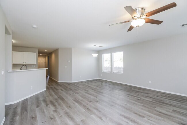 Foto del edificio - 38059 N Carolina Ave