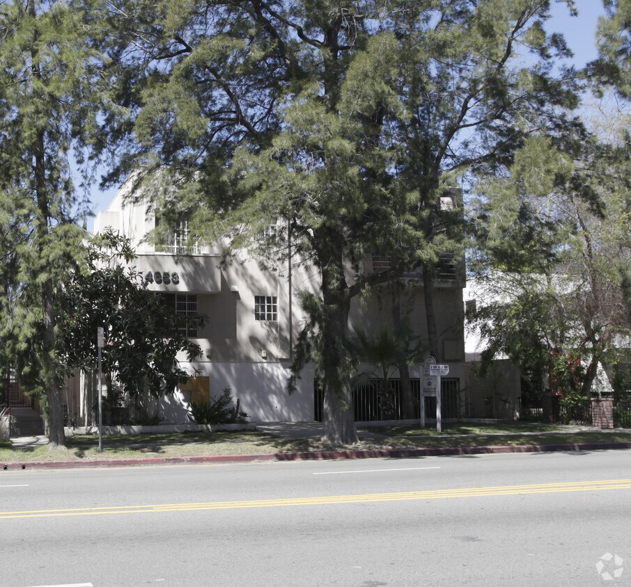 Building Photo - Coldwater Canyon Apts.