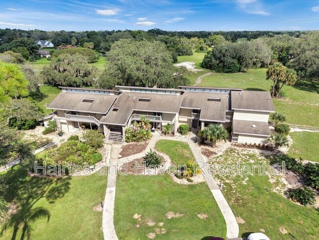 Foto del edificio - 2362 Burnway Rd