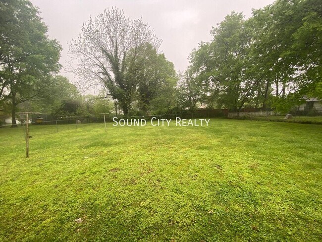 Foto del edificio - 265 Sunrise Ave