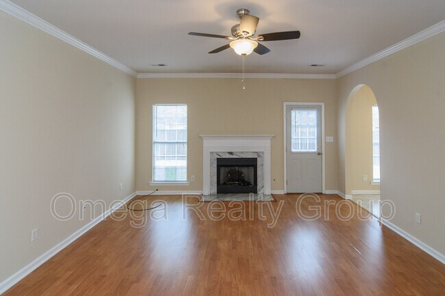 Building Photo - 1030 Lexington Dr