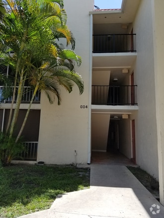 Building Photo - 604 NW 13th St