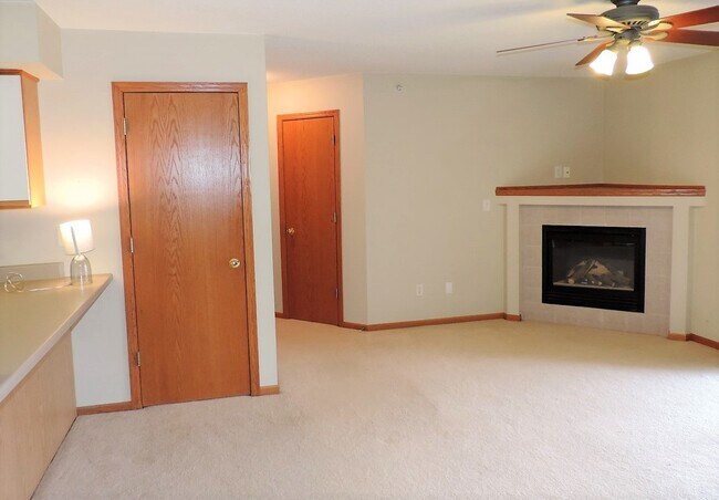 Foto del edificio - $1,150 | 2 Bedroom, 1 Bathroom Condo | Pet Friendly* | Available for July 30th, 2026 Move In!