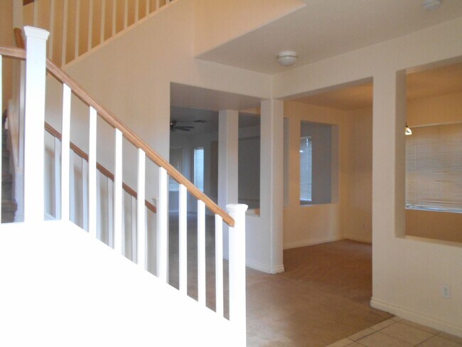 Foto del edificio - Stunning 4 Bedroom Home in North Las Vegas!