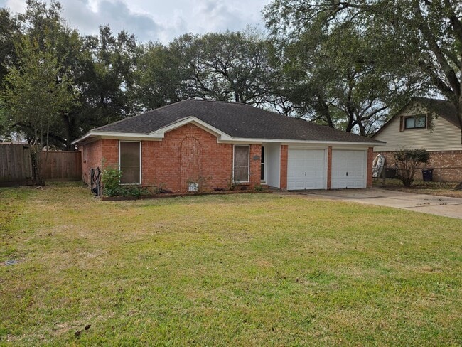 Building Photo - 2121 Redwood St