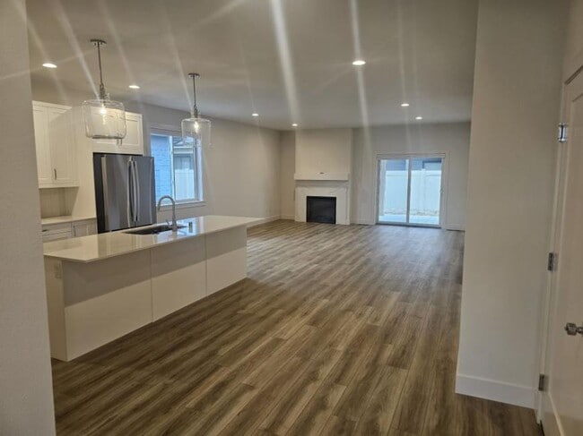 Building Photo - 3 bedroom in Billings MT 59106