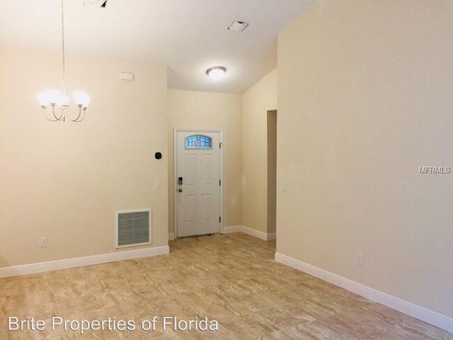 Foto del edificio - 3 br, 2 bath House - 201 Begonia place