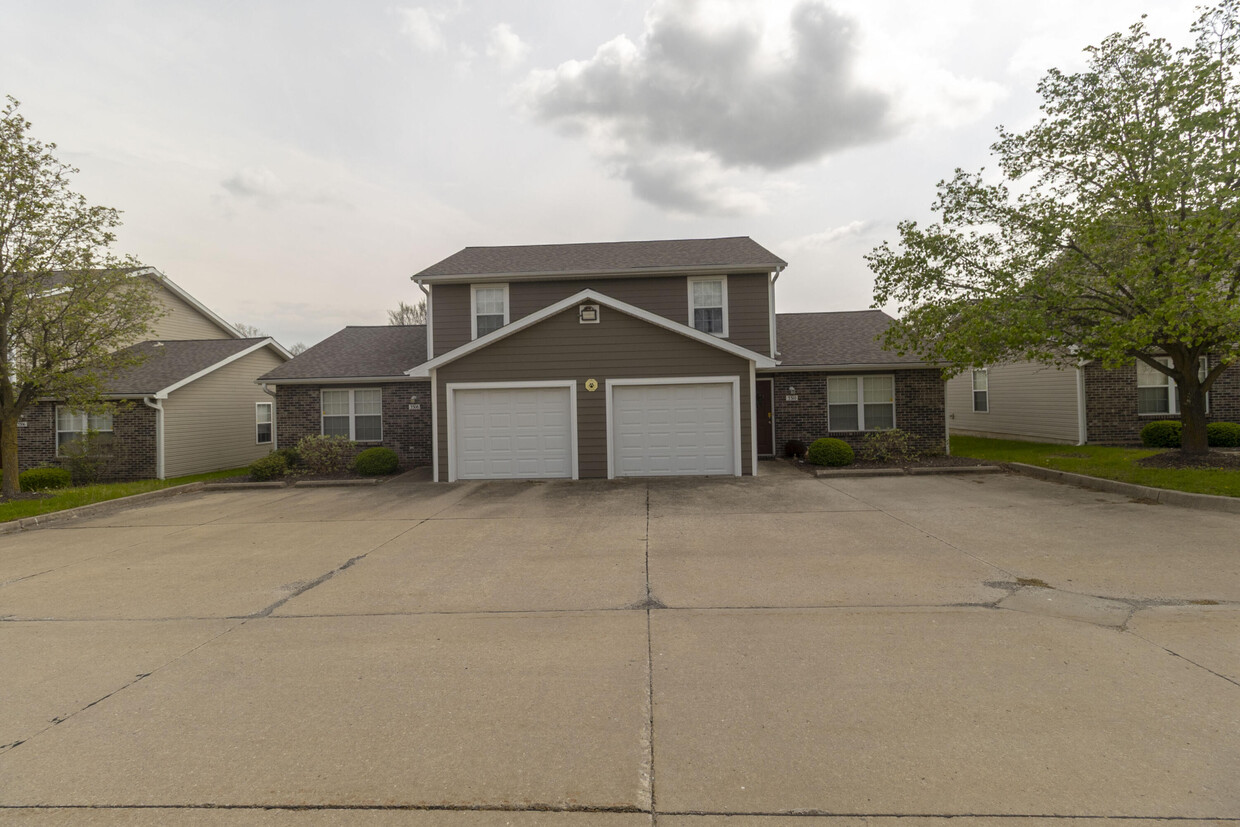 Foto principal - 3310 E St Charles Rd