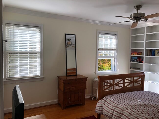 Building Photo - 317 Commonwealth Ave