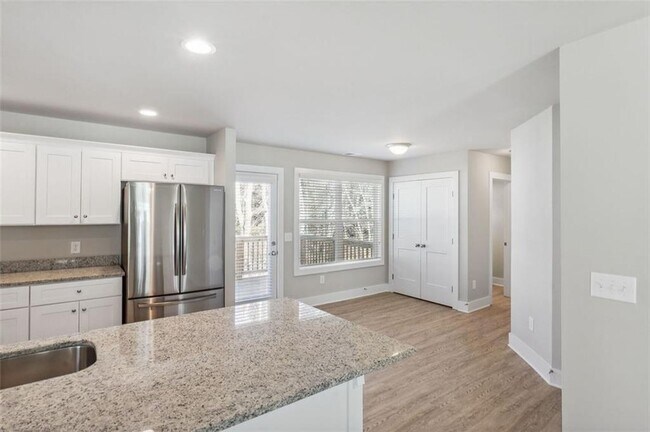 Building Photo - 5280 Chrysler Dr