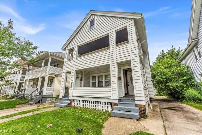 Building Photo - 3420 W 117th St