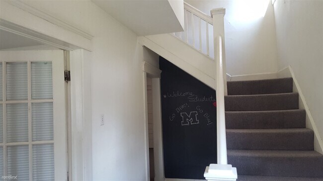 Building Photo - 5 br, 2 bath House - 815 Arch St 815 Arch