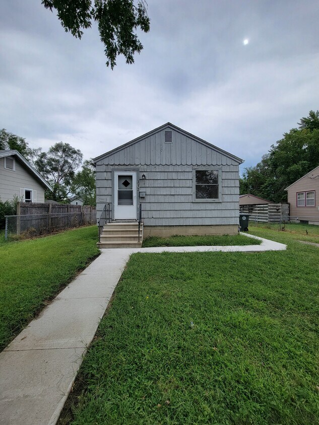312 Boston Ave, Waterloo, IA 50703 House Rental in Waterloo, IA