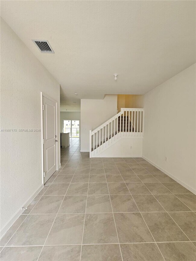 Foto del edificio - 2739 SE 25th Ave