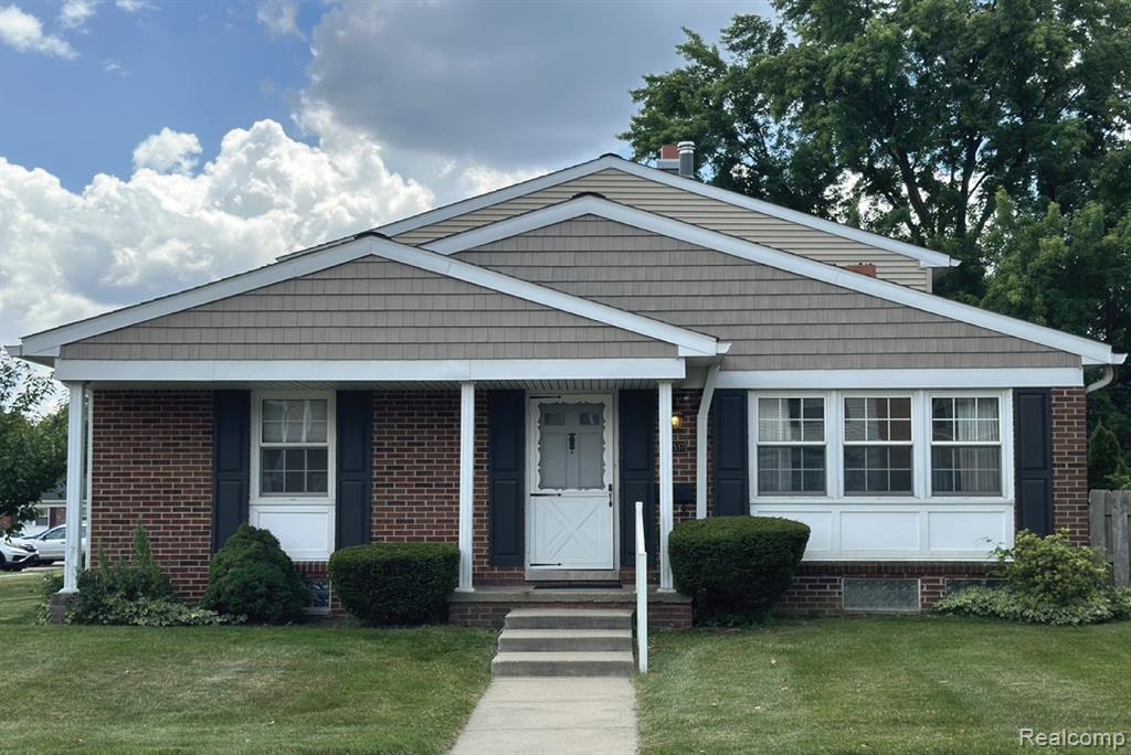 Foto principal - 19537 Dartmouth Pl
